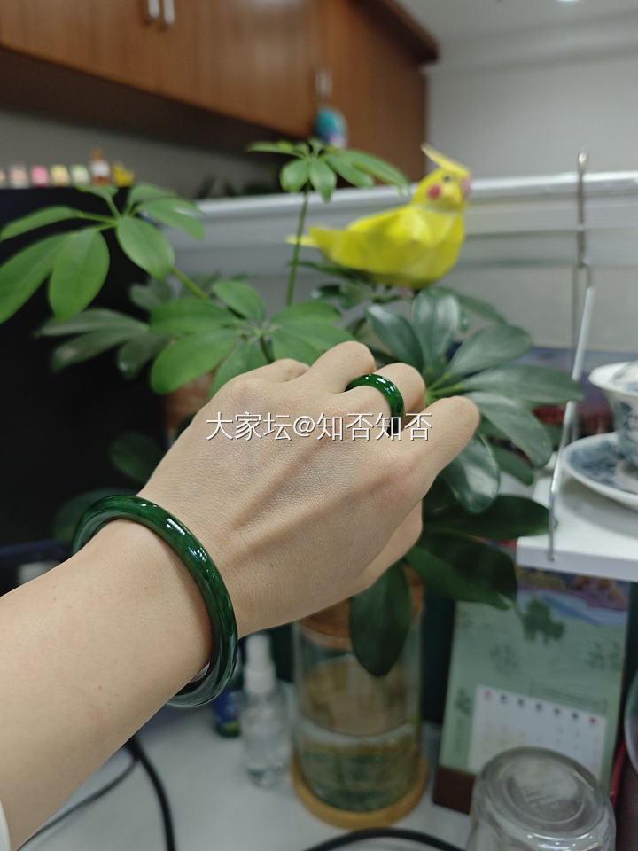 出一套翡翠首饰_翡翠