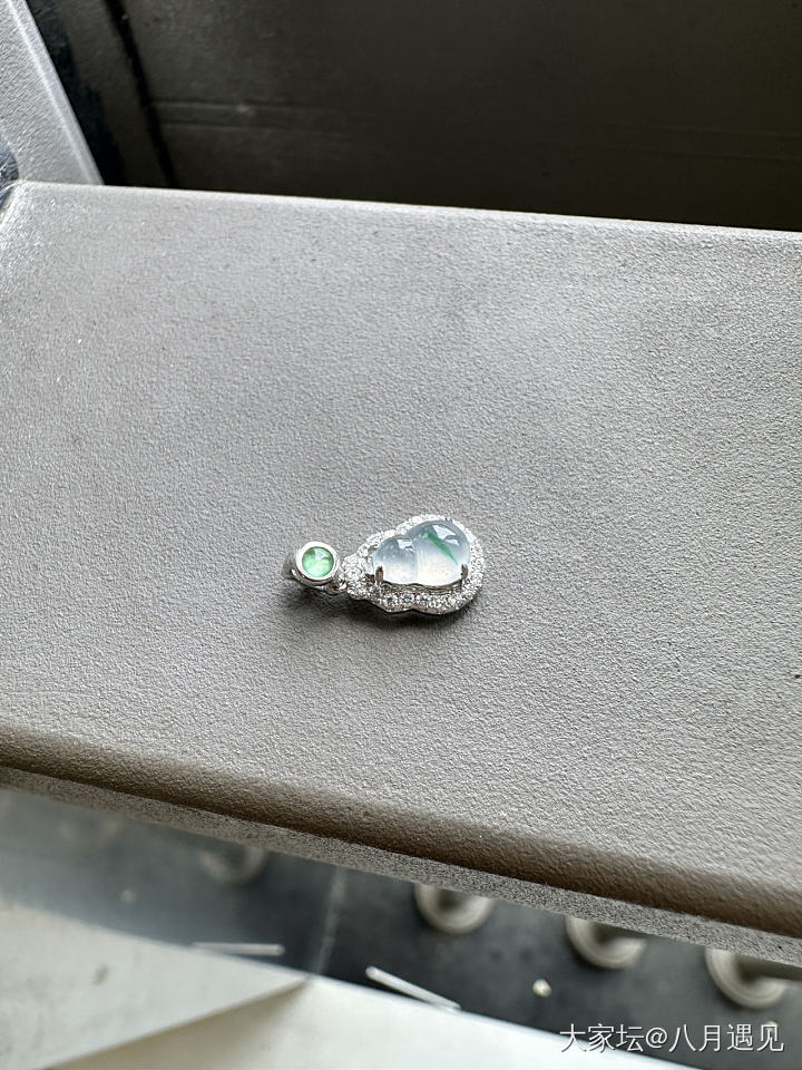 出一些真金真钻的翡翠戒指和翡翠滴溜_翡翠