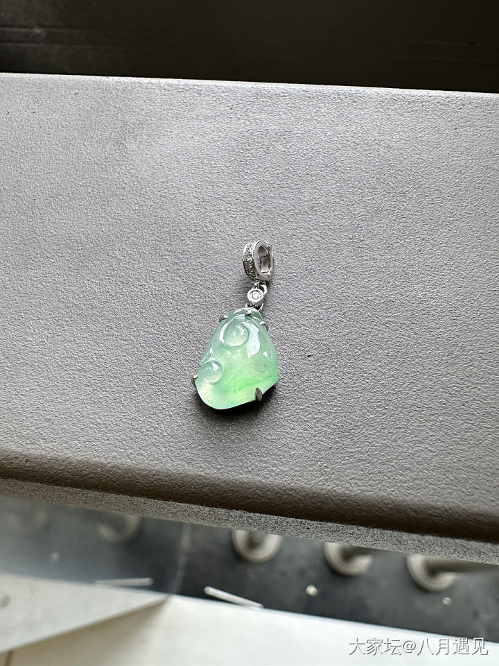 出一些真金真钻的翡翠戒指和翡翠滴溜_翡翠