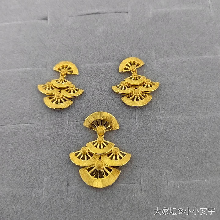 850克价直出周大福绝版繁扇，850克价出福来岛波西米亚耳环，豹子胸针_金