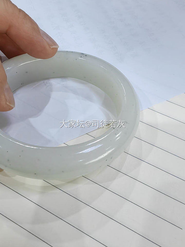 和田点墨贵妃镯_和田玉