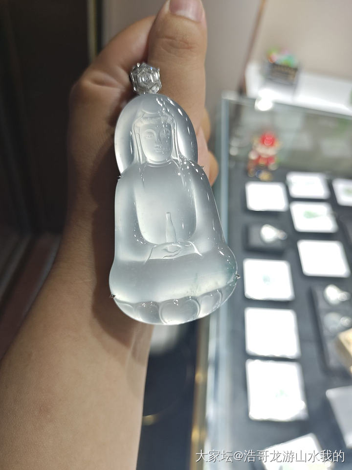 虽然还是无缘看到那个冰飘蓝花福瓜的实物，但我在揭阳看了其它美货_翡翠
