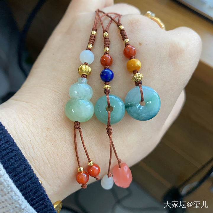出坑，翡翠小件就剩这些啦，便宜出_翡翠