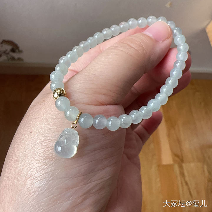 出坑，翡翠小件就剩这些啦，便宜出_翡翠