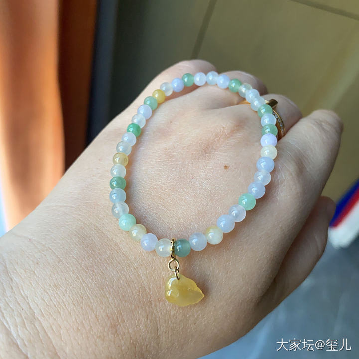 出坑，翡翠小件就剩这些啦，便宜出_翡翠