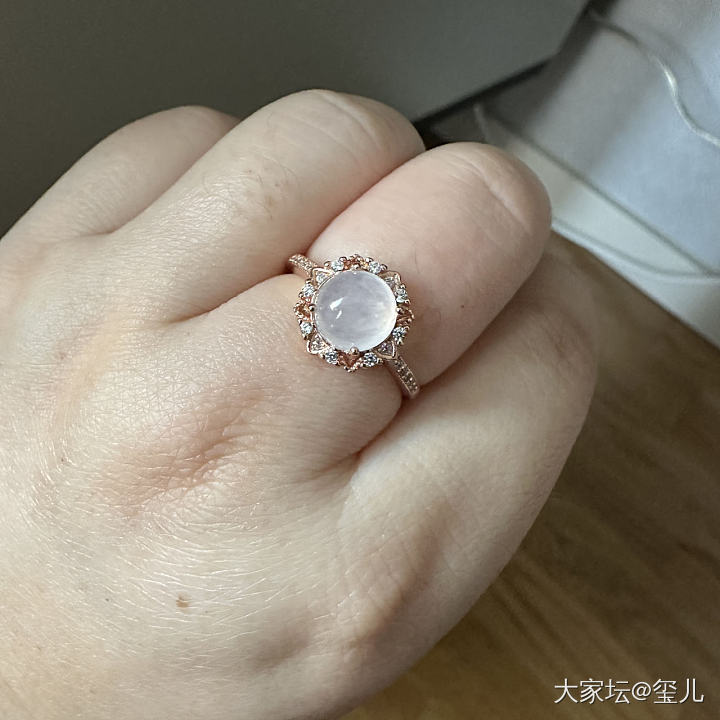 出坑，翡翠小件就剩这些啦，便宜出_翡翠