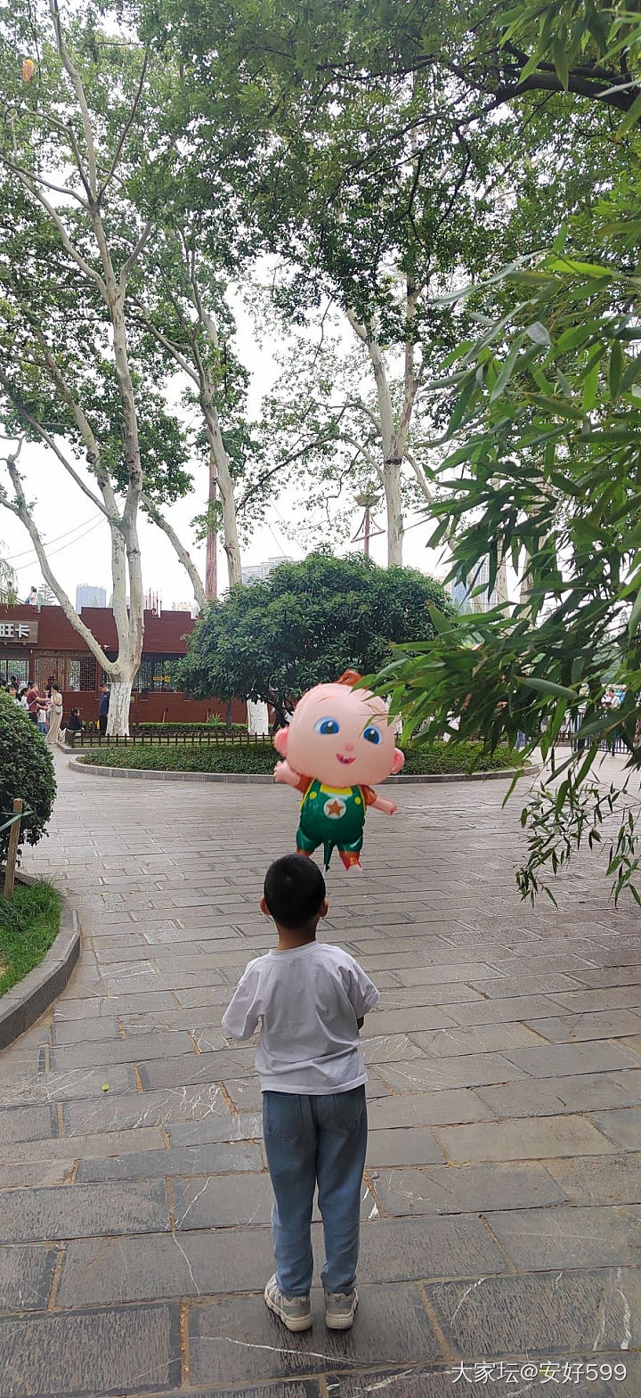 溜娃的一天_生活