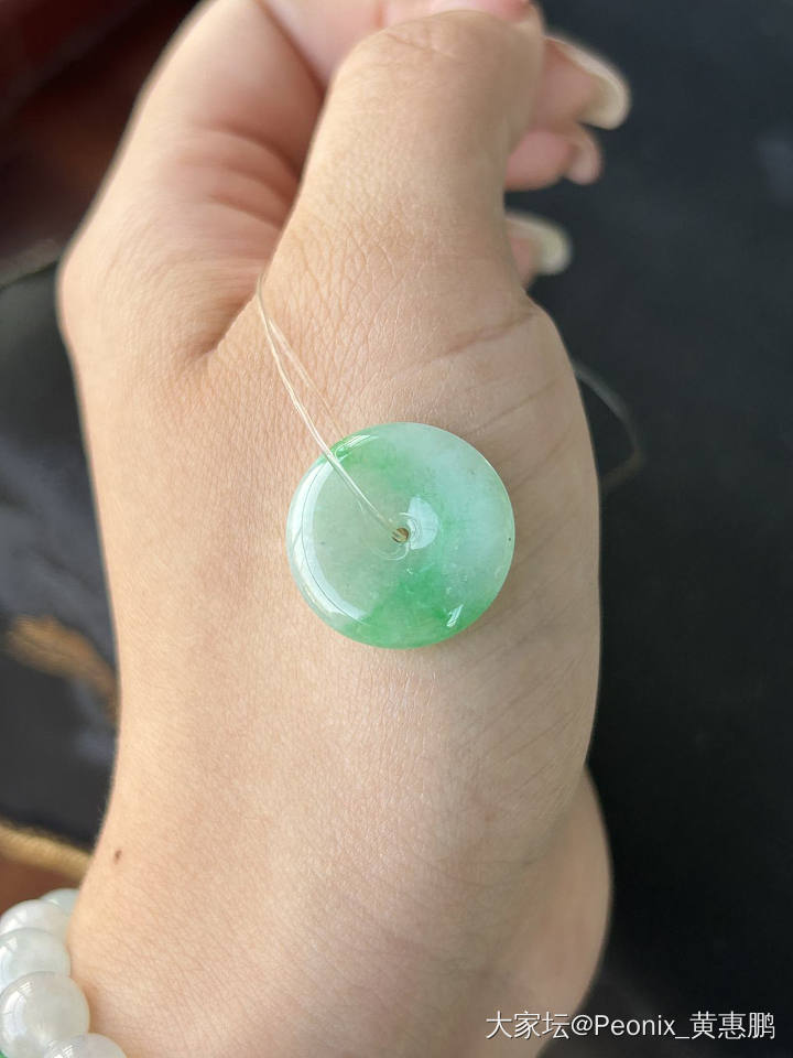 巨亏清小东西！冰糯白底青阳绿翡翠平安扣_翡翠