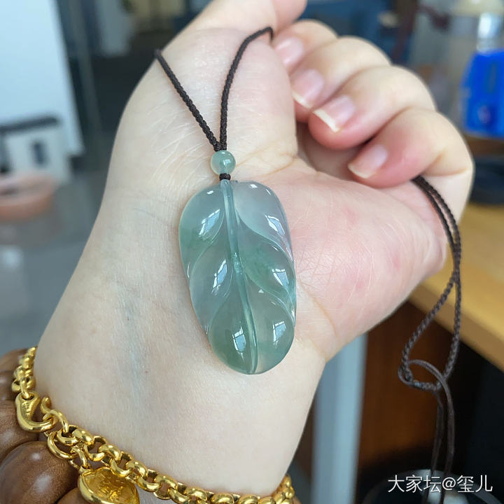 出坑，翡翠小件就剩这些啦，便宜出_翡翠