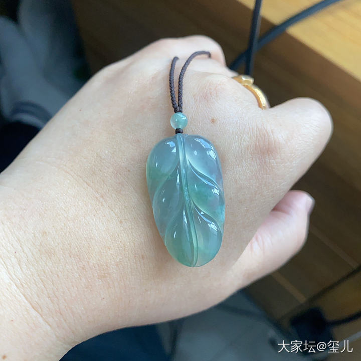 出坑，翡翠小件就剩这些啦，便宜出_翡翠
