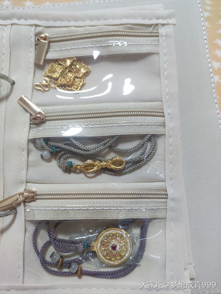 书中自有黄金屋，书中自有颜如玉，在这一刻具象化了😂_金