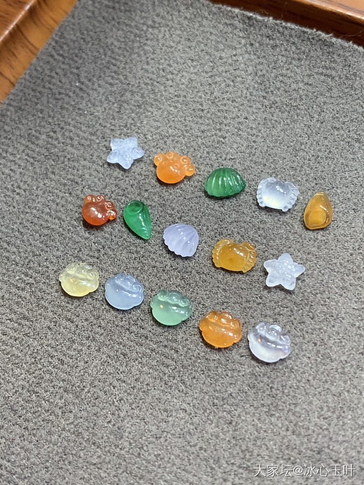 五彩斑斓的小海鲜_翡翠