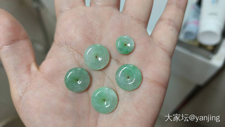 天然缅甸A货翡翠绿扣子_翡翠