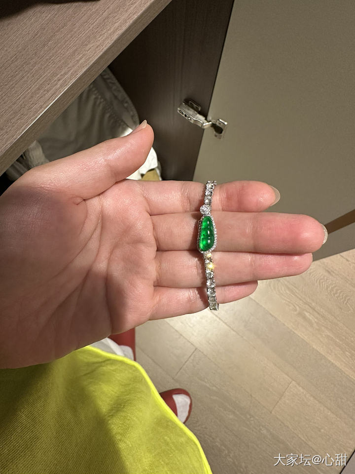 准备改镶小翡翠豆子，这个款式咋样！_镶嵌钻石翡翠
