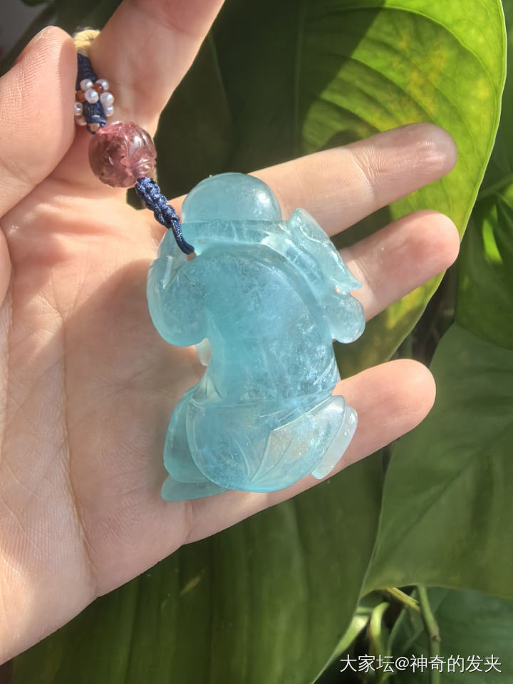 海蓝宝把件_有机宝石