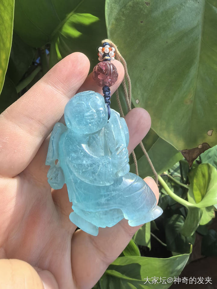 海蓝宝把件_有机宝石