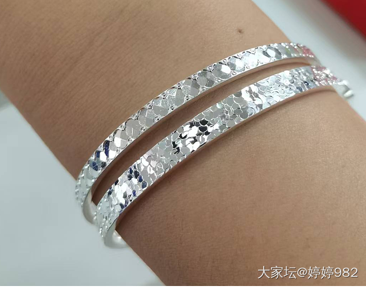 碎冰冰就是闪，太阳底下真是比铂金还闪，性价比高_手镯