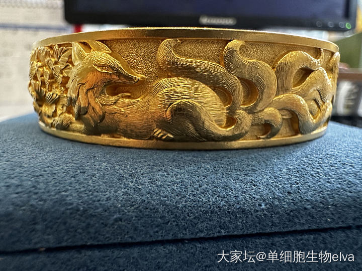路荣星九尾狐手镯_匠人金