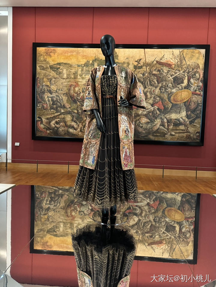 卢浮宫Richelieu馆一楼99套高定礼服_闲聊