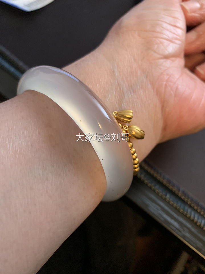 翡翠的冰凉_翡翠