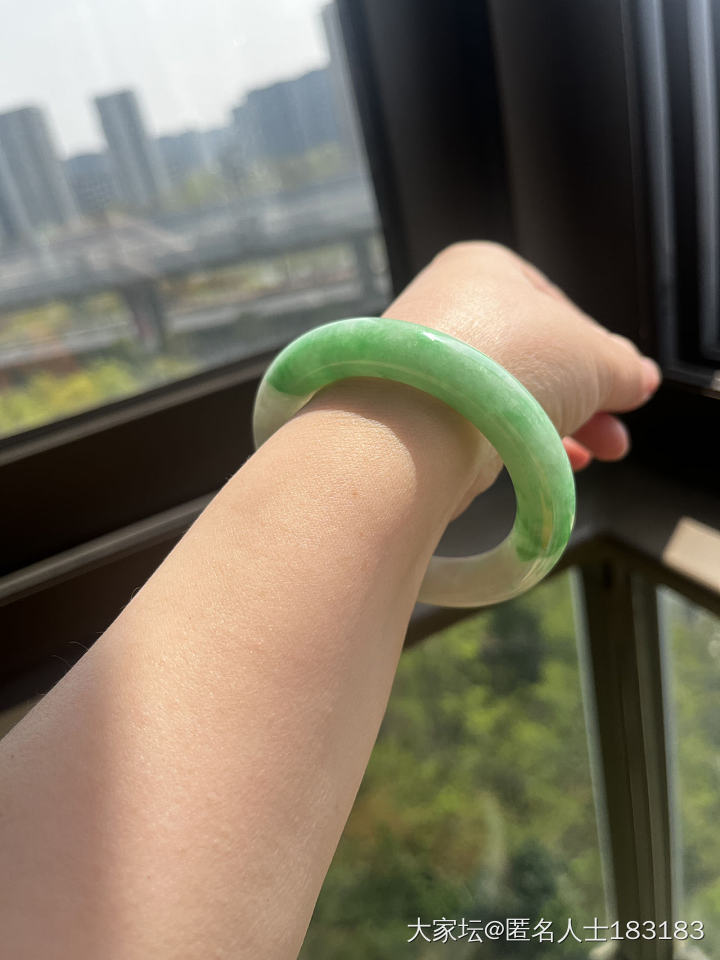 纠结中_翡翠