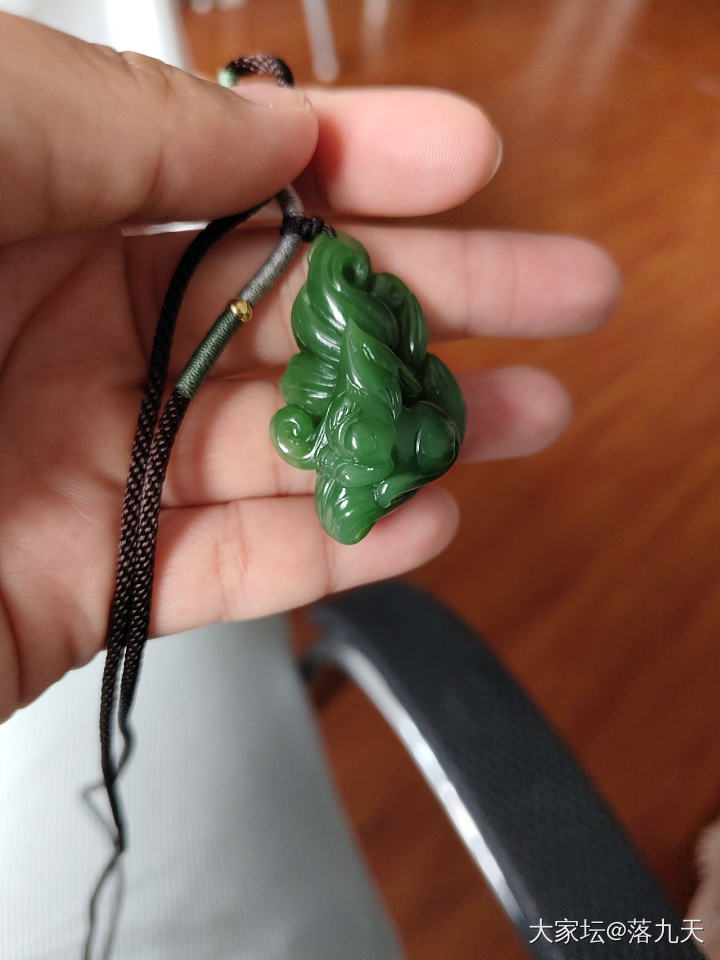 碧玉手工雕刻九尾狐_和田玉