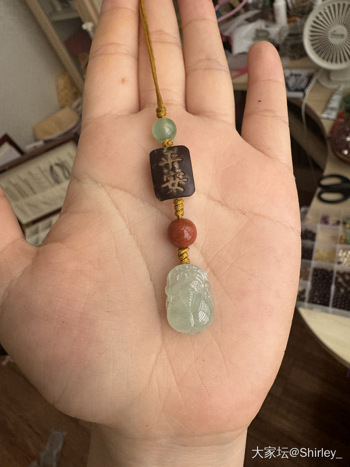 这一堆打包200包邮有没有人要的_首饰