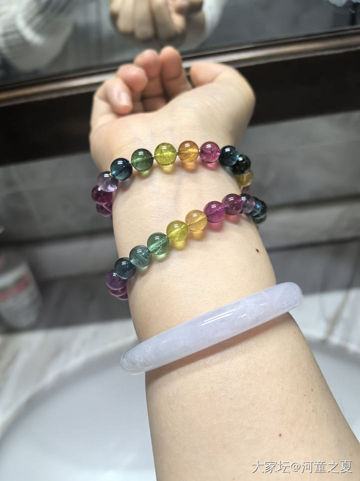 人有时候是会被自己无语到的_彩色宝石
