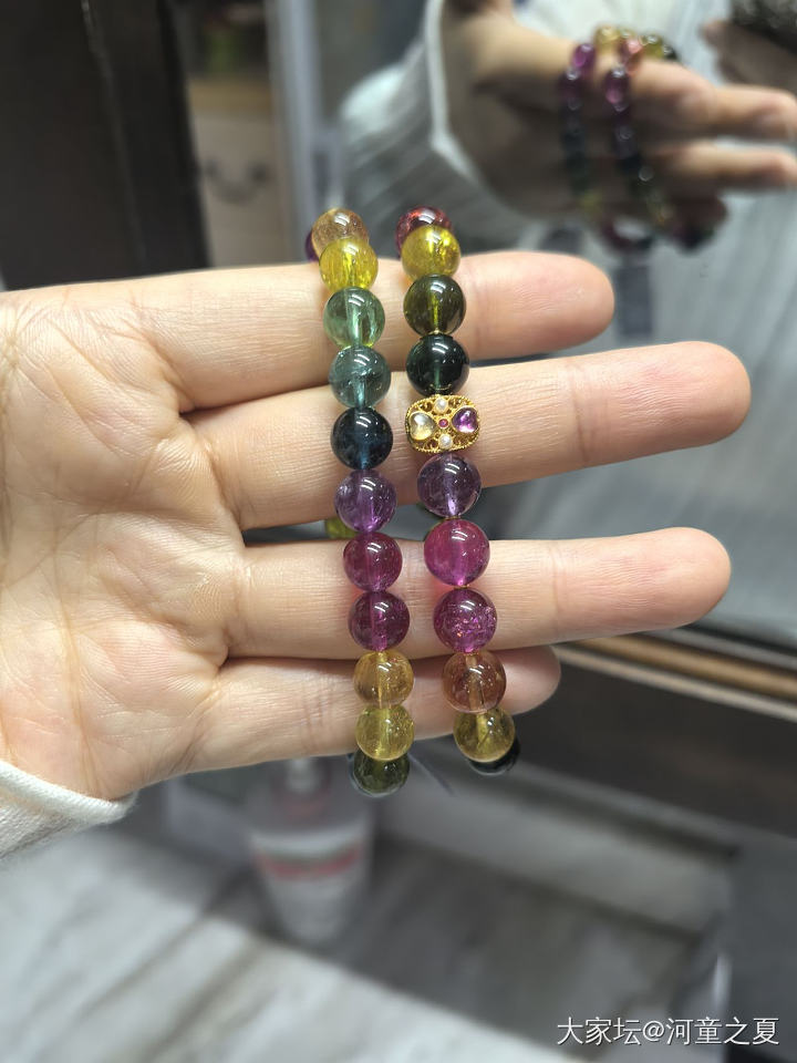 人有时候是会被自己无语到的_彩色宝石