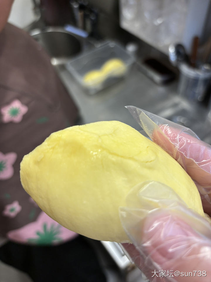 今年百果园的榴莲比以往都便宜！_水果