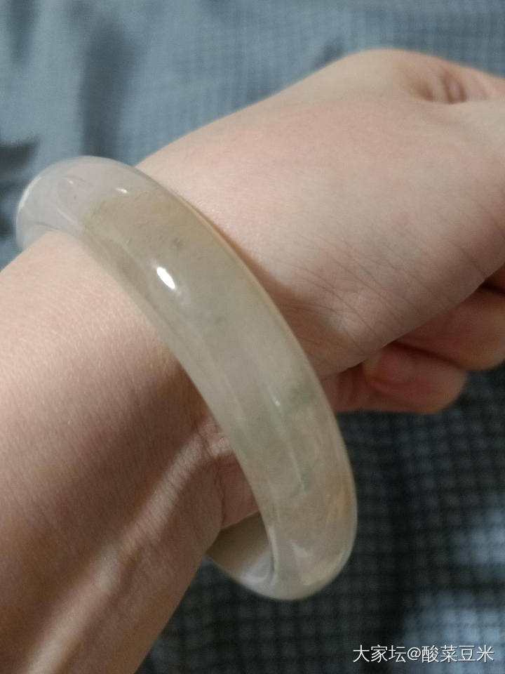 冰糯黄翡飘花手镯54.5_翡翠