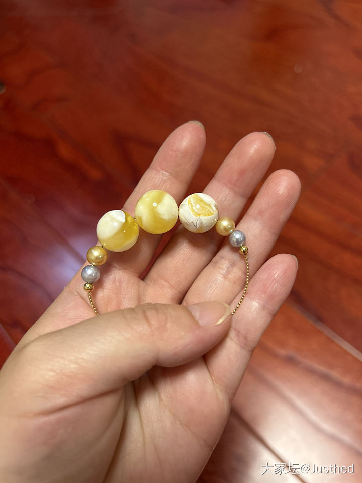 蜜蜡之美，荧光很难拍_琥珀蜜蜡