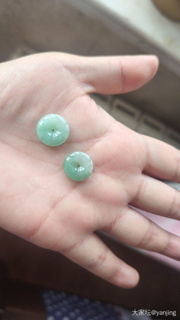 天然缅甸A货翡翠绿扣子_翡翠
