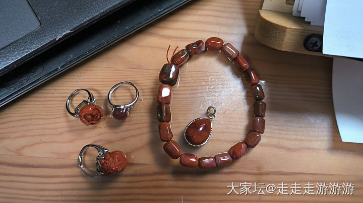 成峰九色鹿手牌，珍珠，绿松，南红，老山檀，翡翠，整理个人闲置_银