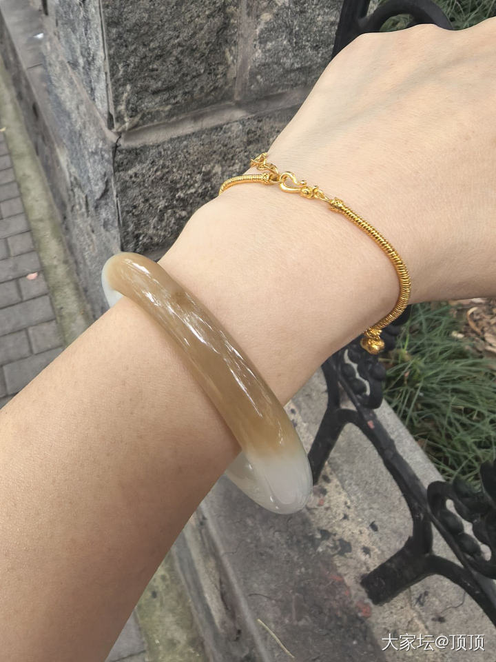 这是_手镯和田玉