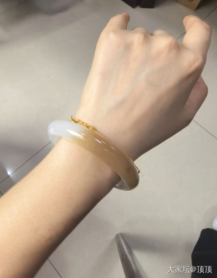 这是_手镯和田玉