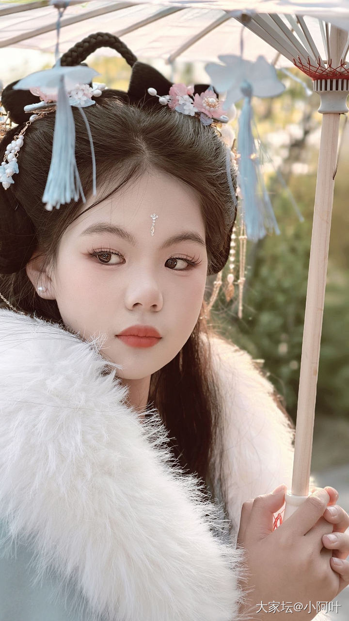 有闺女真好~
可以打扮得美美的拍照，哈哈哈哈哈哈哈!
上次去外面吃饭，临时起意在..._育教亲子