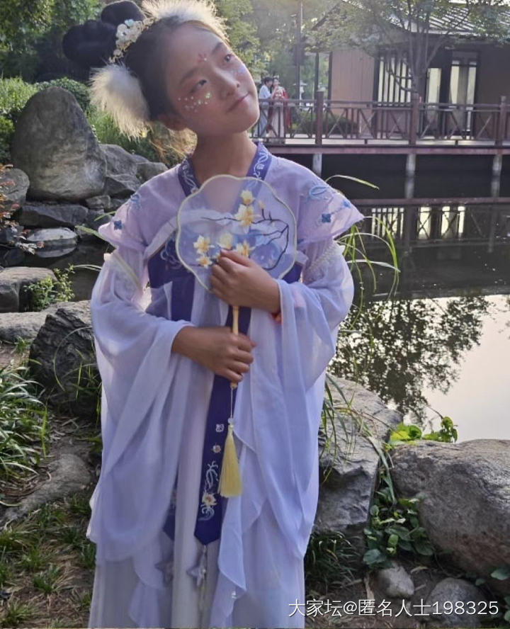有闺女真好~
可以打扮得美美的拍照，哈哈哈哈哈哈哈!
上次去外面吃饭，临时起意在..._育教亲子