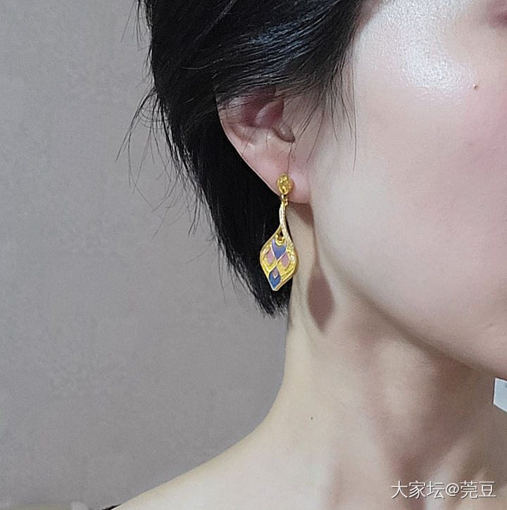 秀秀新入三个小👂饰~_粉晶金耳坠