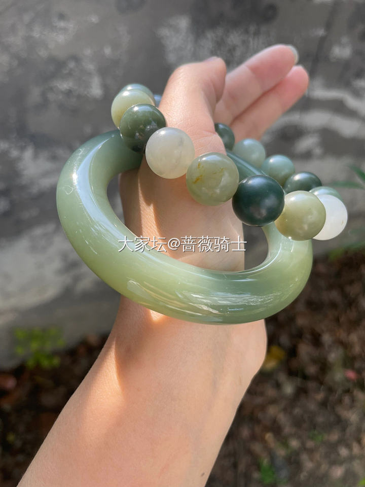 湖水绿大胖圆和籽料多宝_和田玉