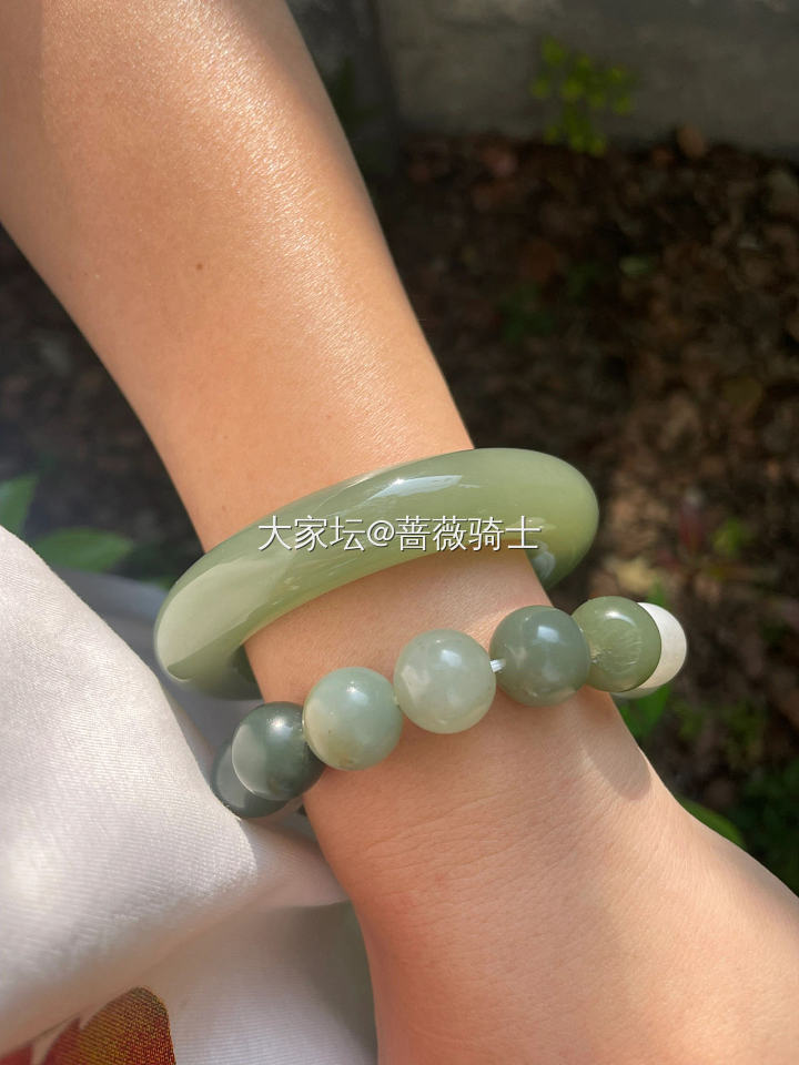 湖水绿大胖圆和籽料多宝_和田玉