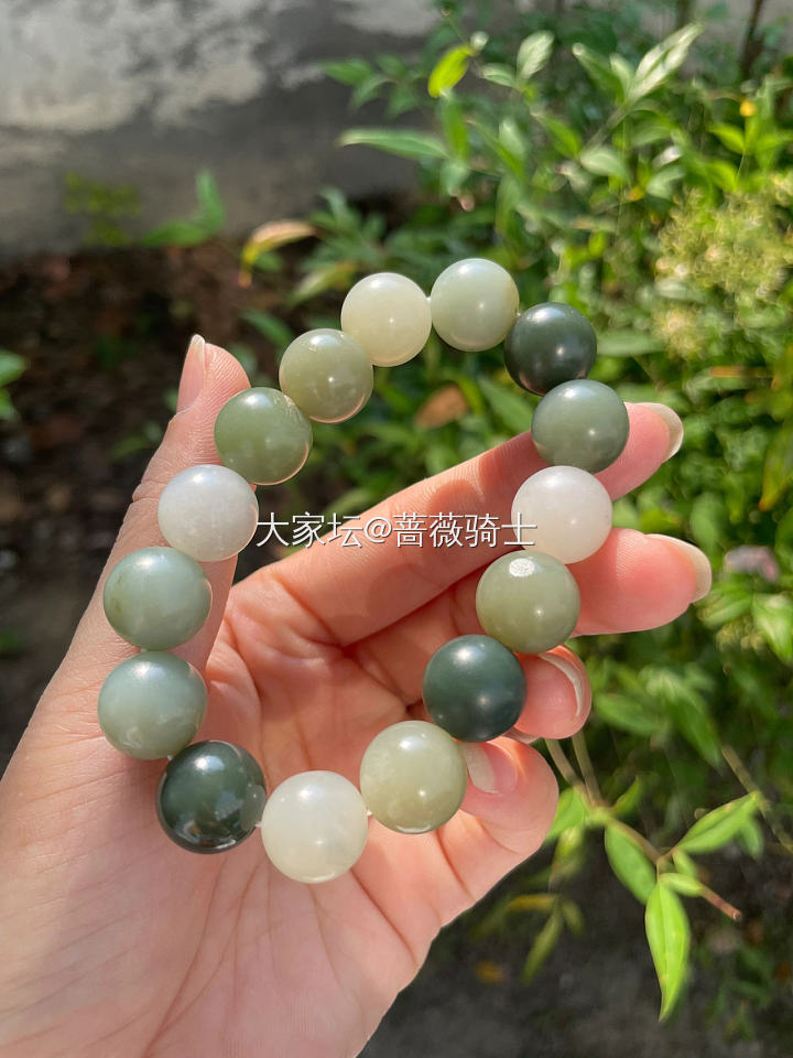 湖水绿大胖圆和籽料多宝_和田玉