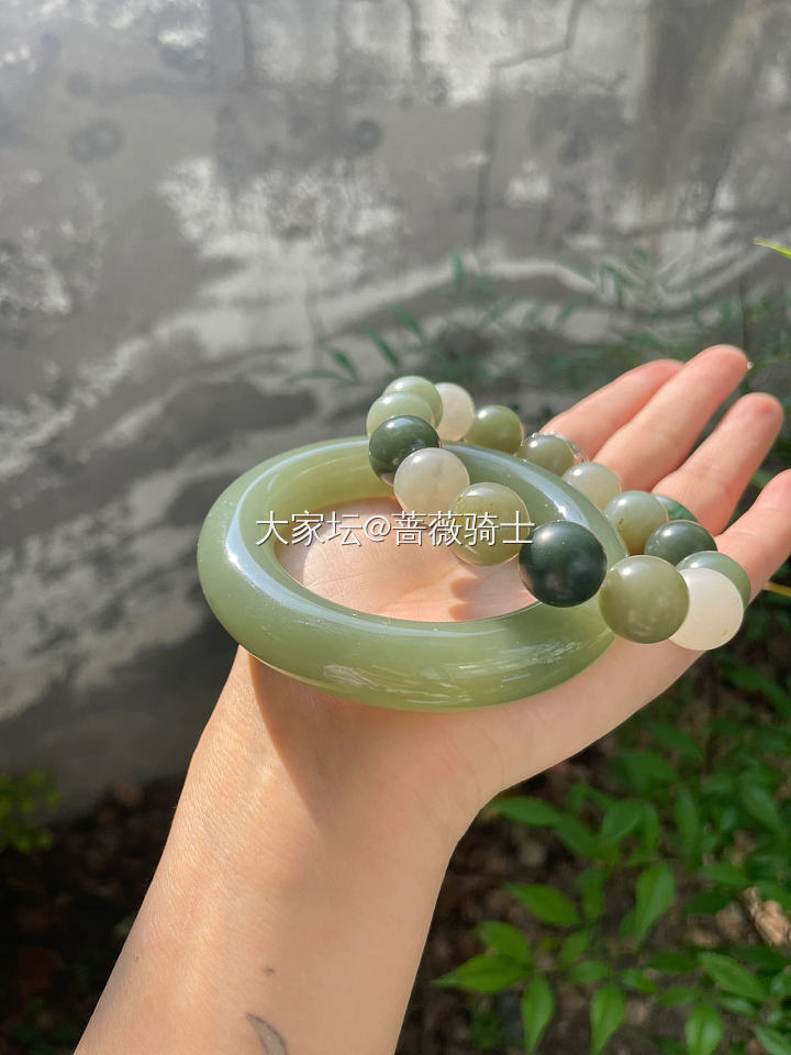 湖水绿大胖圆和籽料多宝_和田玉