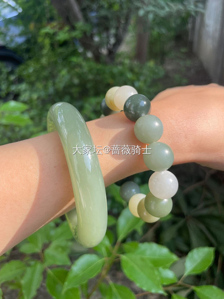 湖水绿大胖圆和籽料多宝_和田玉