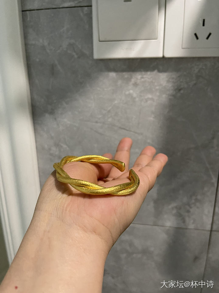 自从看到坛里姐妹推荐的香云纱，这两年买了不少_穿搭金