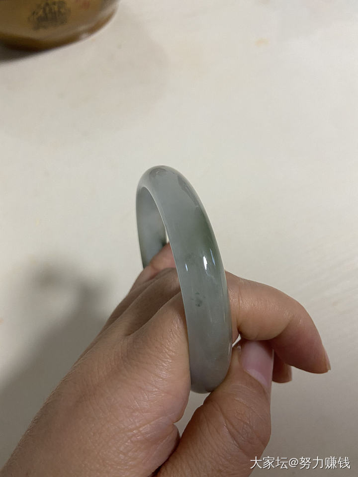 姐妹们帮看个镯子_翡翠