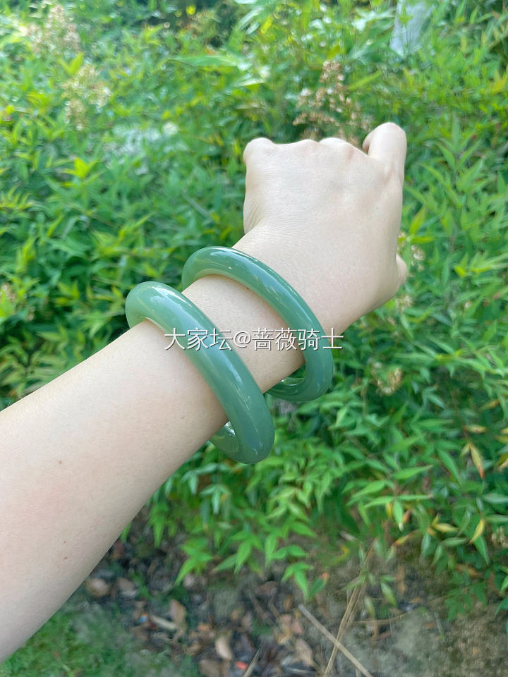 双镯，粉青&湖水绿傻傻分不清_手镯和田玉