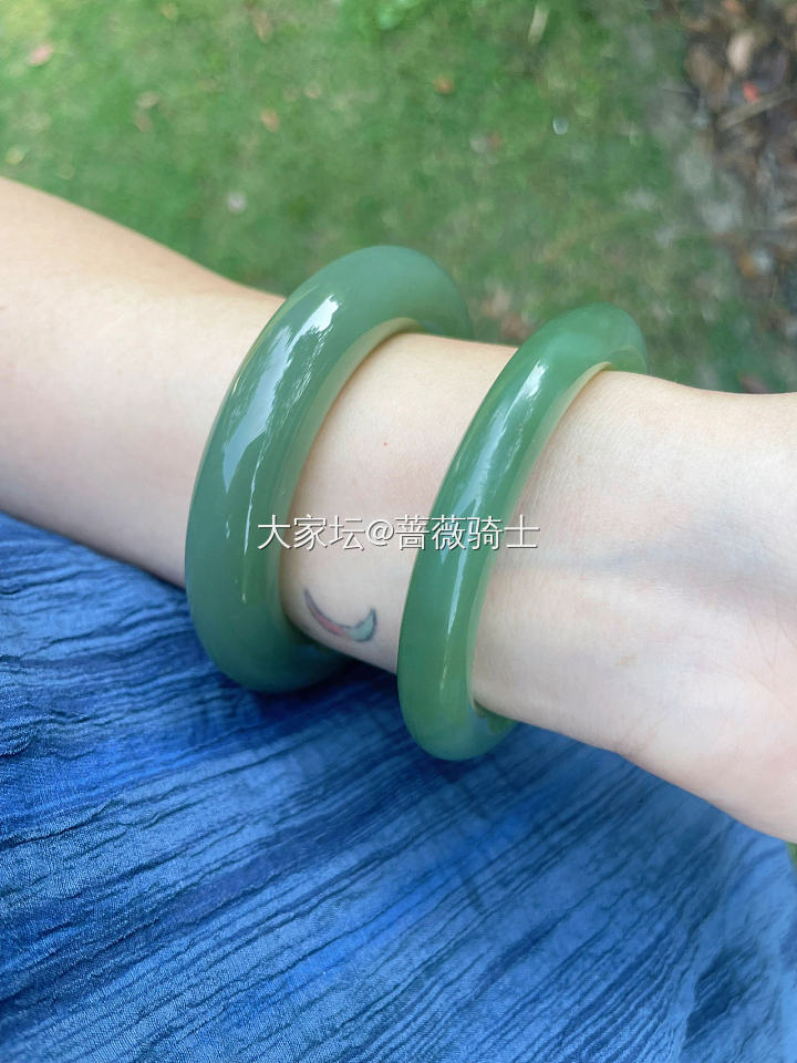 双镯，粉青&湖水绿傻傻分不清_手镯和田玉