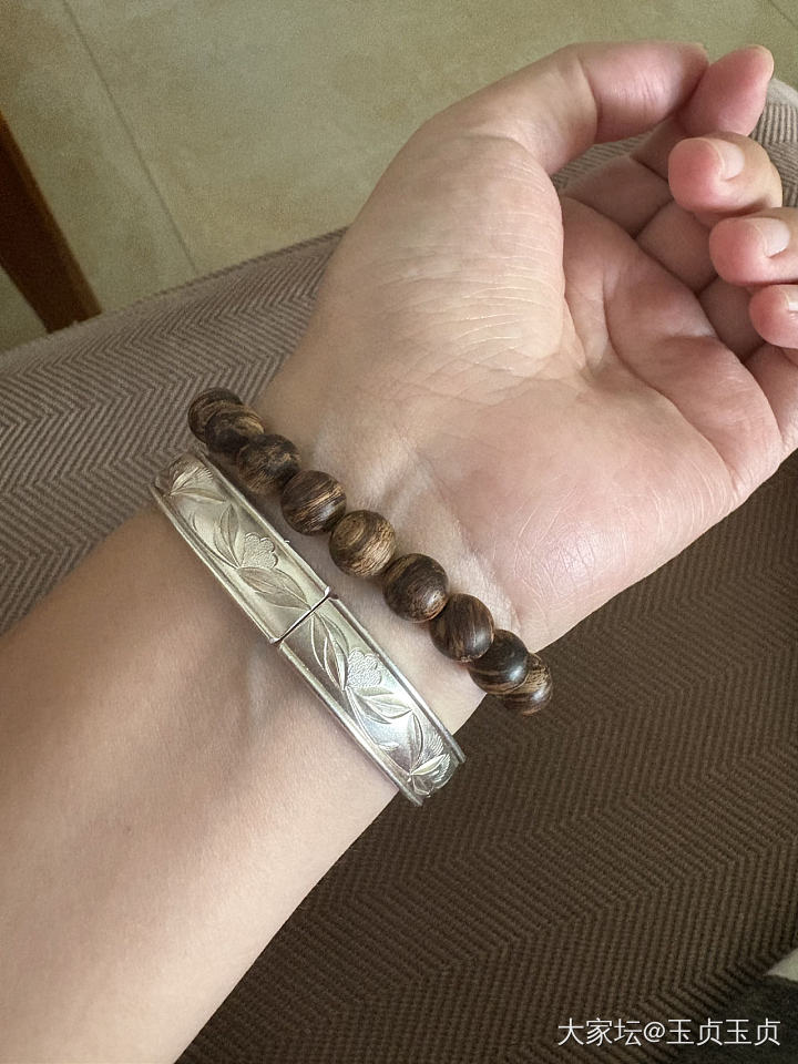 随拍素华和一条小串_文玩银