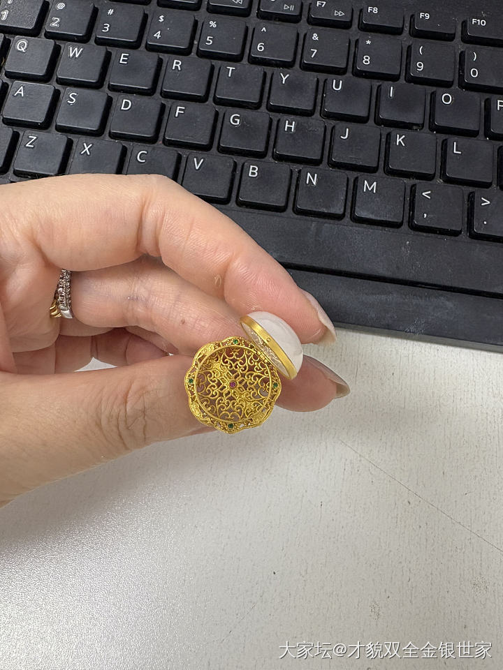 集市收的戒指💍 真好看 可惜就是大了 戴不劳_戒指金